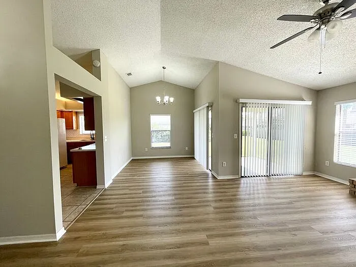 505 Walnut Grove Pl — Photo 7