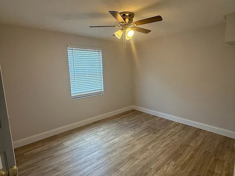127 Debary Dr — Photo 15