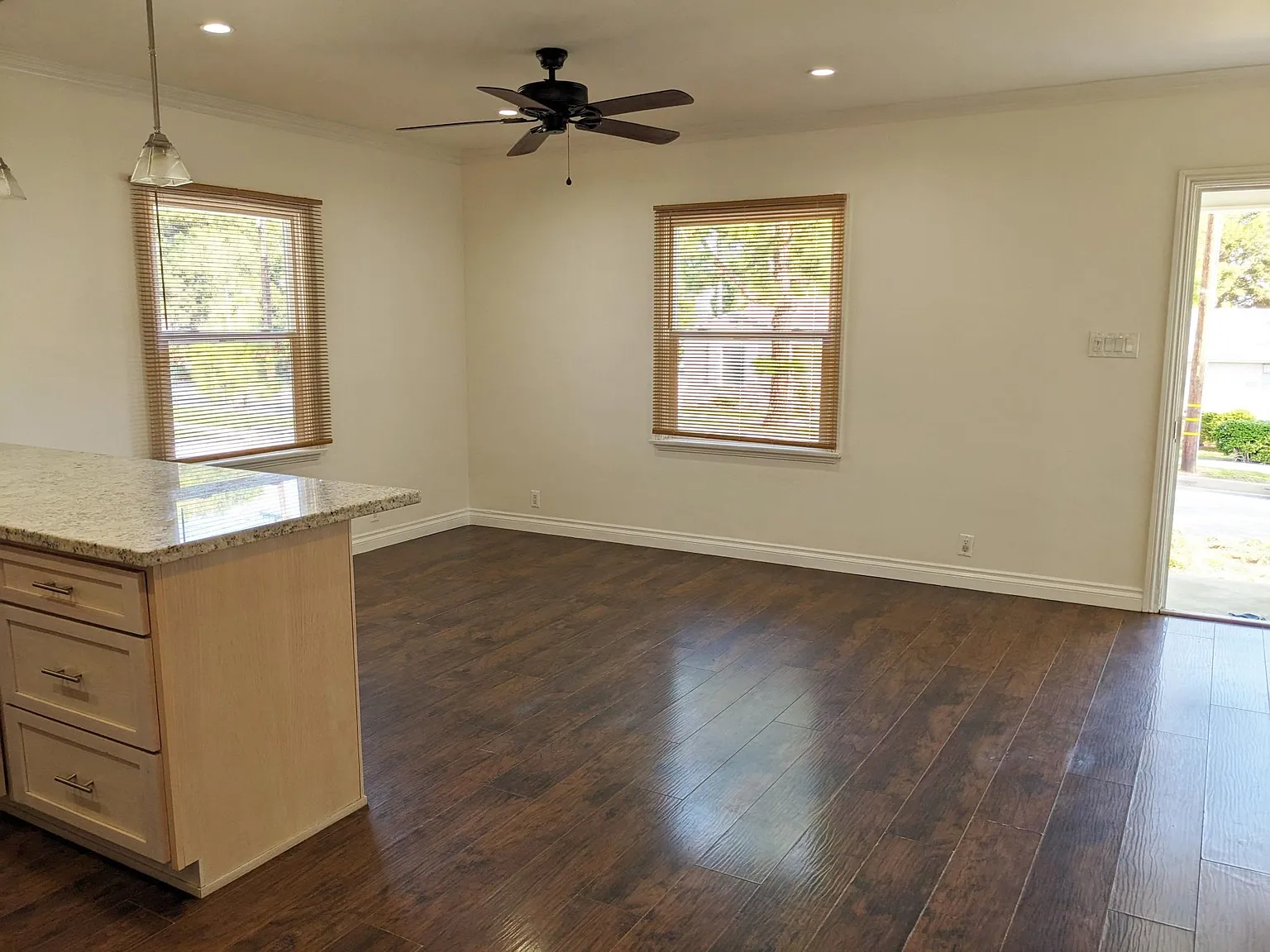 2 bed, 952 sqft, $2,900 — Photo 4