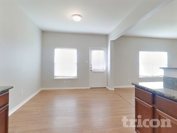 4th image of 216 Elm Patch Dr