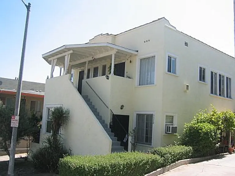 3370 Descanso Dr — Photo 13