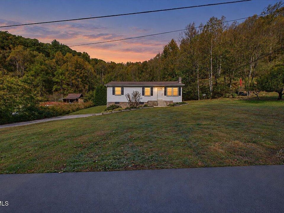 1st image of 285 Bishop Hollow Rd