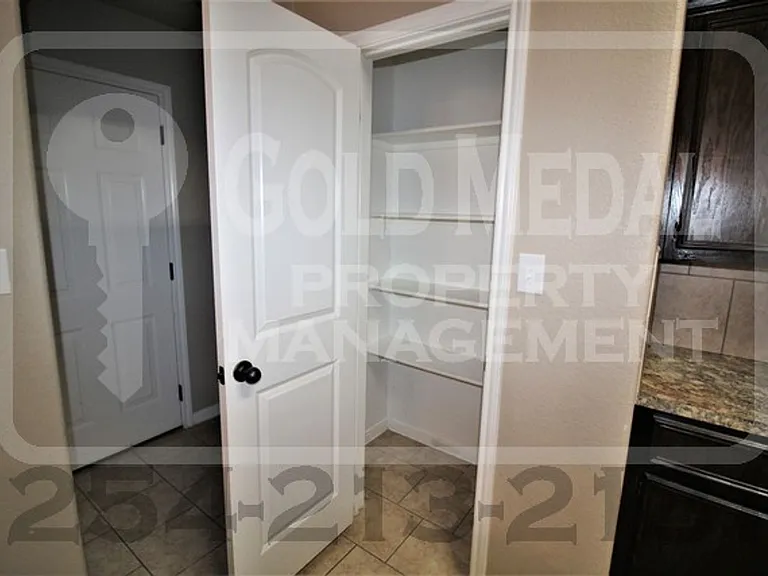 1106 Grace Point Dr — Photo 9