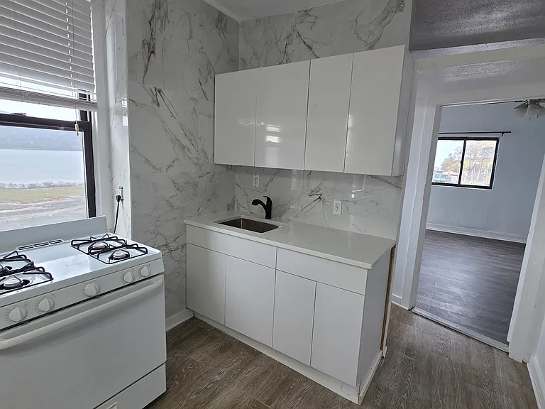 103 Southside Ave #1 — Photo 5
