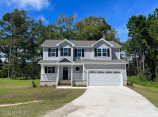 421 Old Stage Rd, Richlands, NC 28574