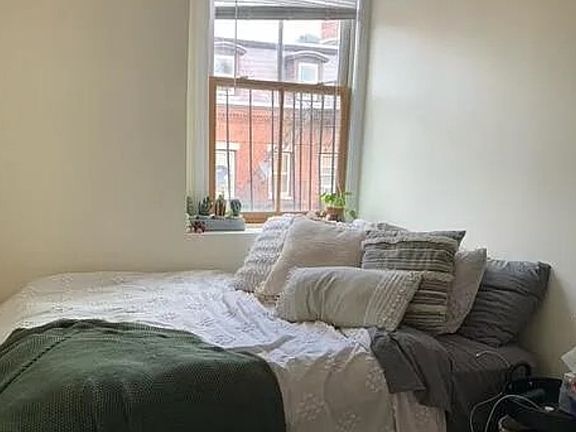 4th image of 243 Northampton St #4X