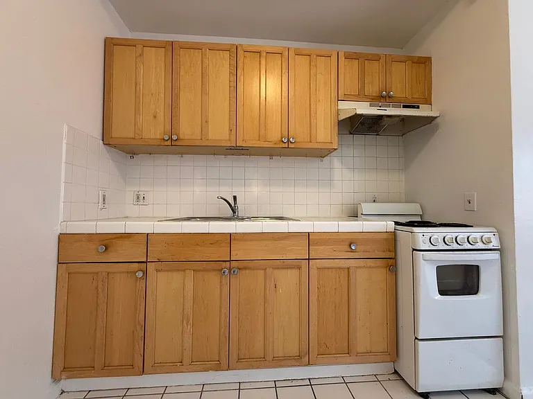 1816 N Gramercy Pl #104 — Photo 20