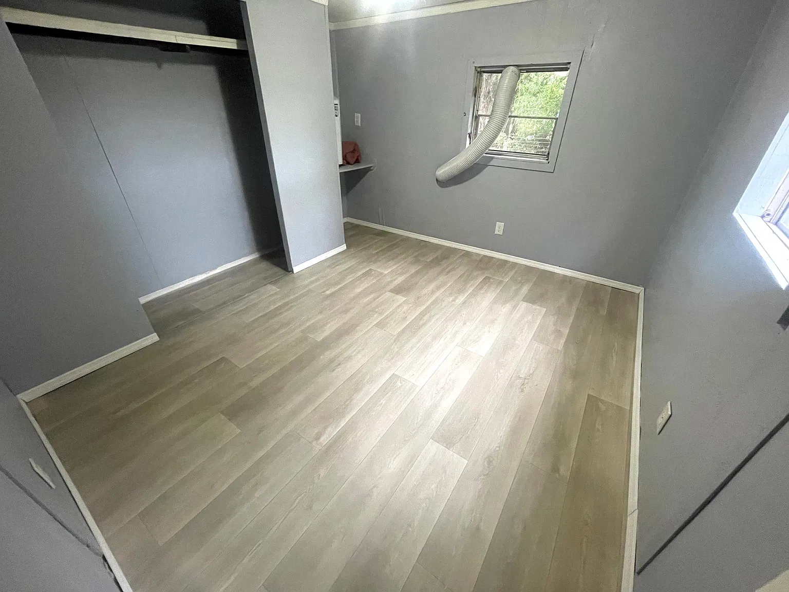 3 bed 1.5 bath bright and large home — Photo 3