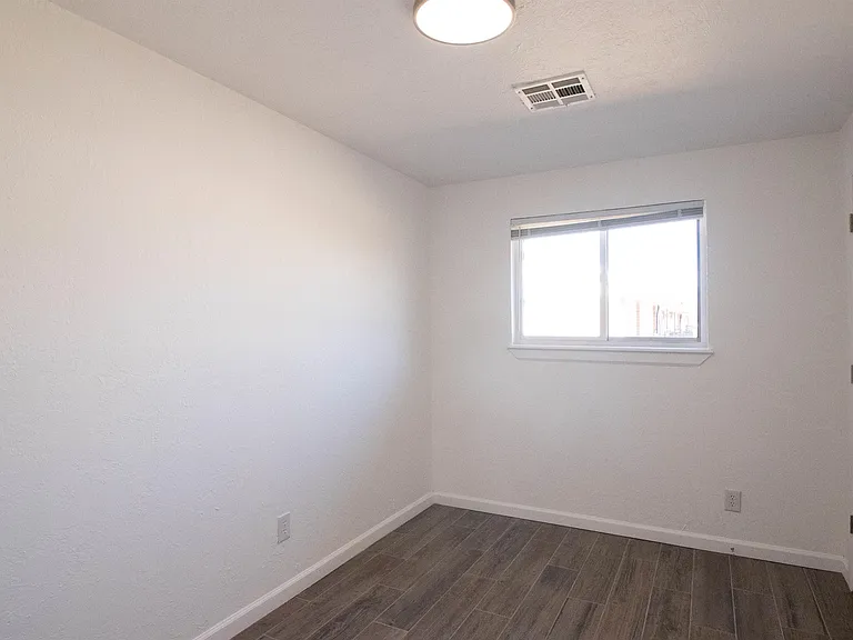 1233 SW 65th St — Photo 17