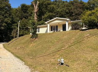 21554 E Lynn Rd, Wayne, WV 25570