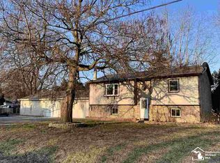 7823 Wiseman Rd, Lambertville, MI 48144