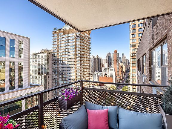 3rd image of 340 E 80th St APT 21J