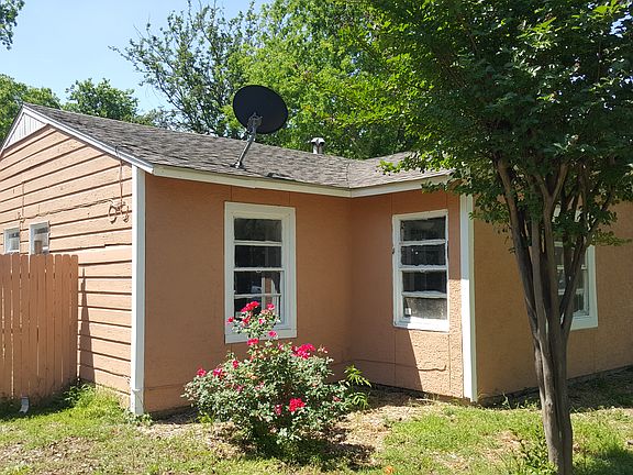 3rd image of 2634 Marbella Ln