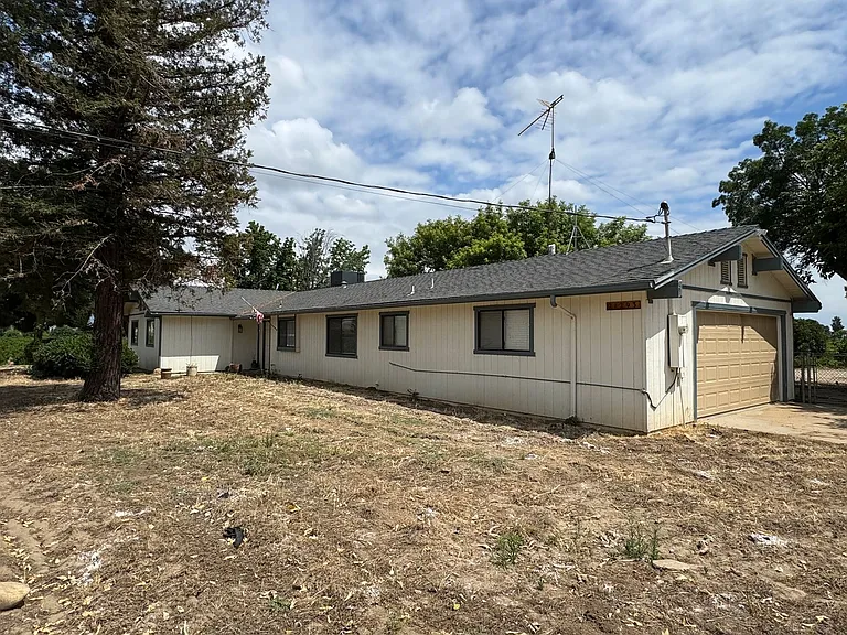 21293 E American Ave — Photo 22
