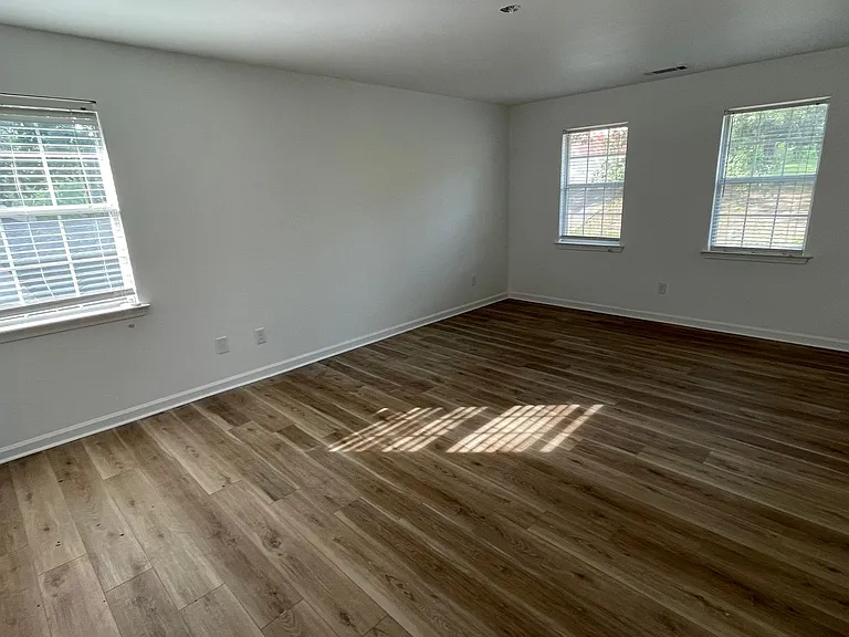 14421 Woodcreek Dr — Photo 11