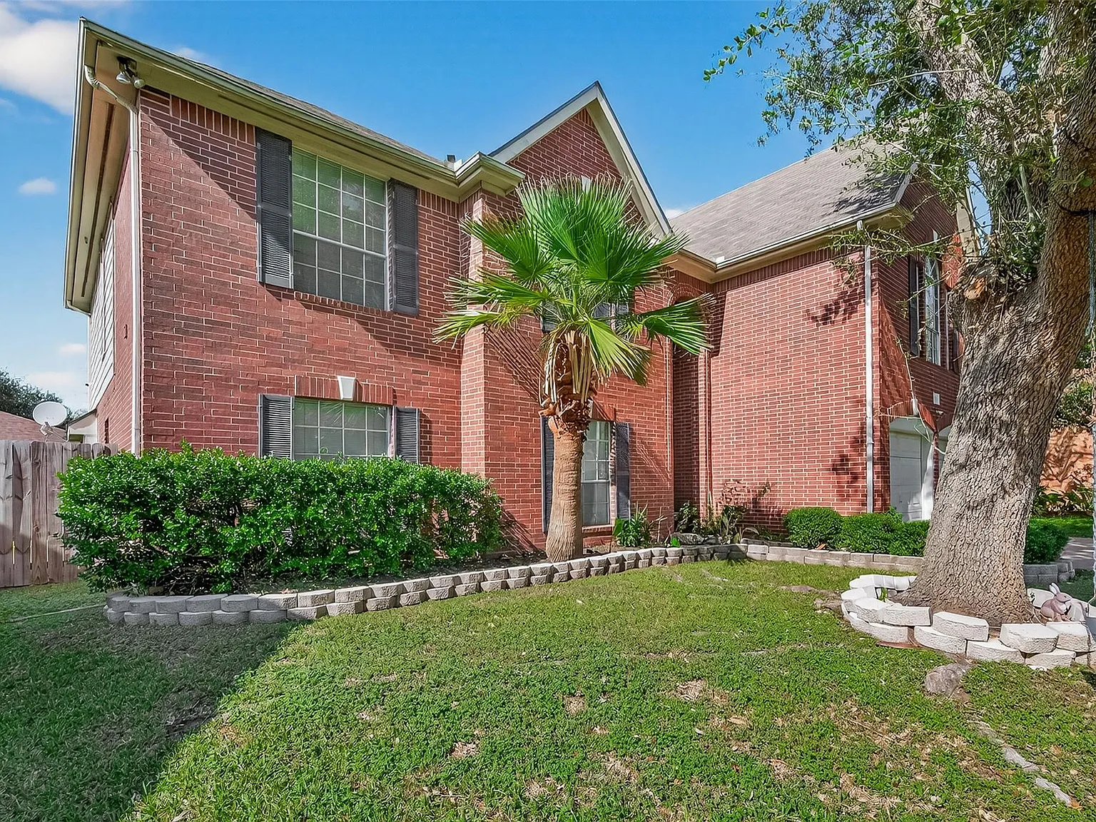 4 bed, 3.5 bath, 3318 sqft, $2,800 — Photo 3