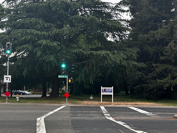4th image of Riverside Blvd