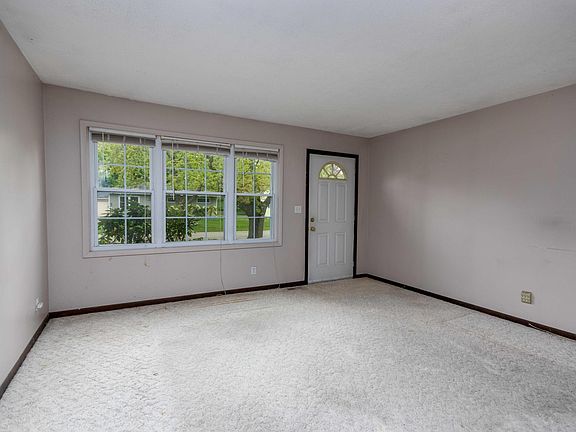 3rd image of 1434 Katrina Dr SE