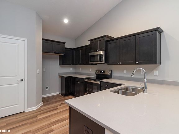 5th image of 1520 Indigo Dr SE