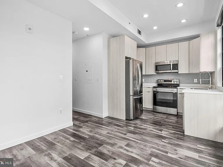 506 H St NE #202 — Photo 7