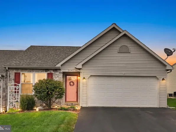 2041 Weeping Willow Ln, Mount Joy, PA 17552