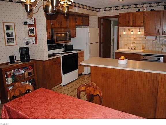 5th image of 27343 Clinton Dr