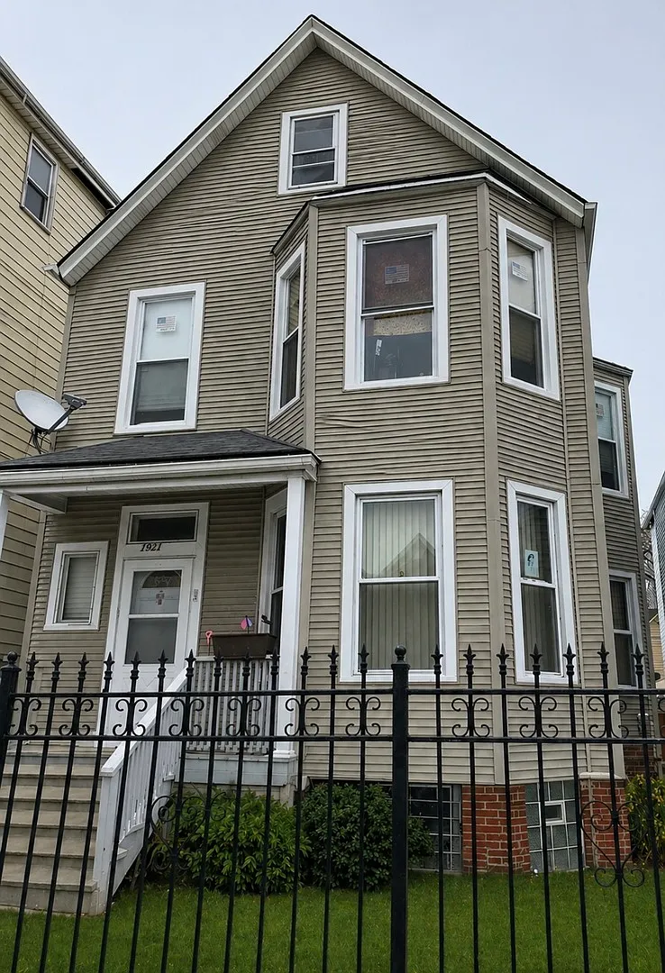 2 bed, 1000 sqft, $2,000 — Photo 1