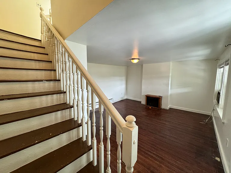 1005 Manning Dr — Photo 6