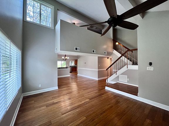 4th image of 684 Orangewood Dr