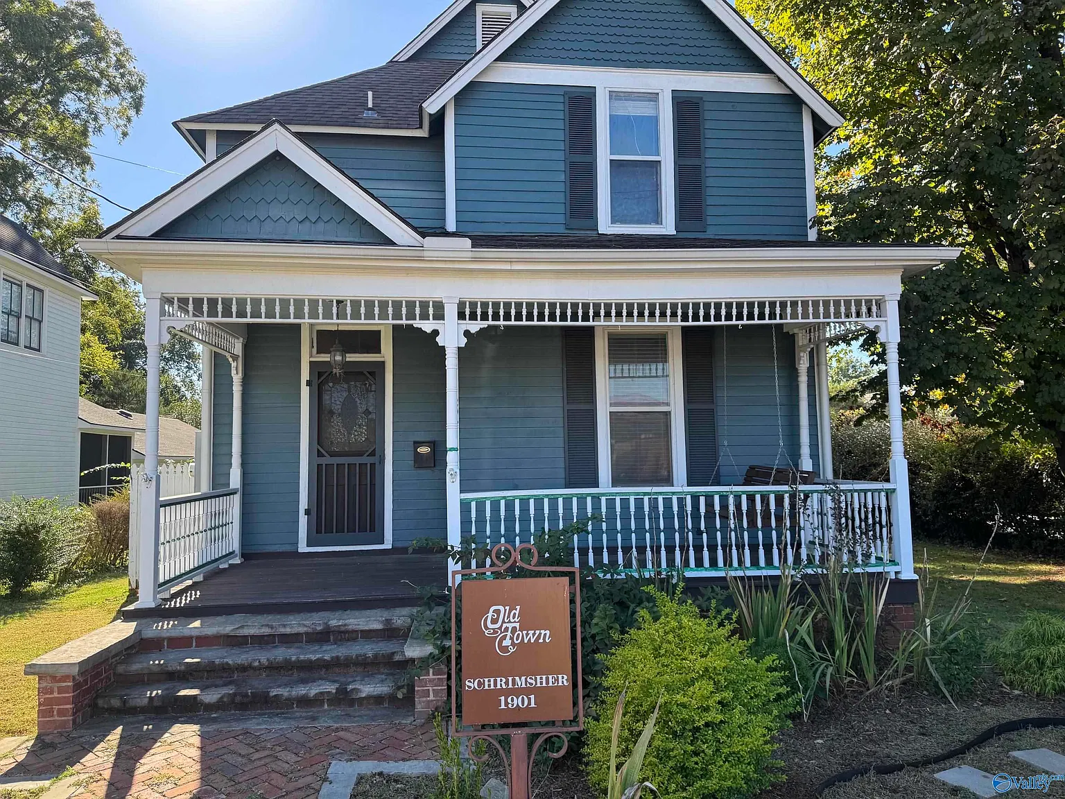 3 bed, 3.0 bath, 2307 sqft, $3,200 — Photo 1