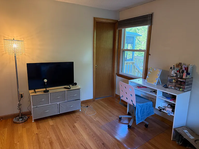 90 Robertson Dr — Photo 27
