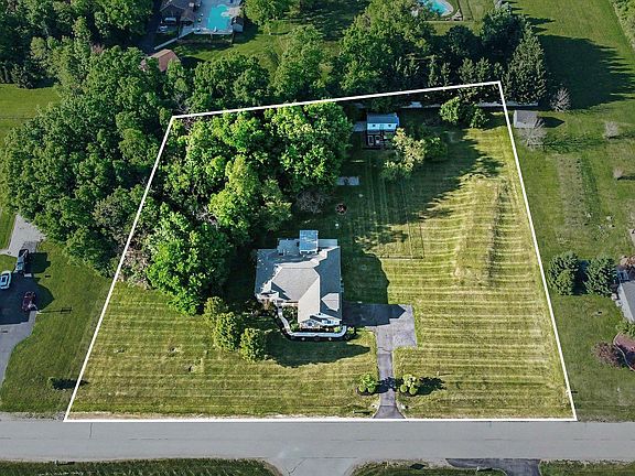 5th image of 280 Amanda Dr