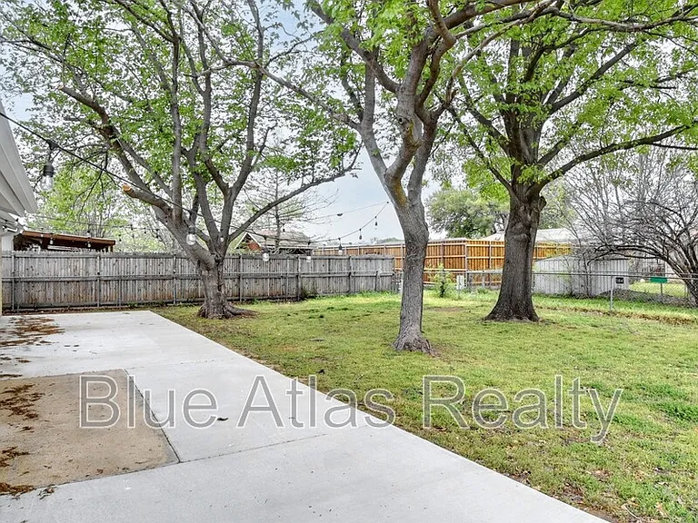 1313 Monaco Dr — Photo 20