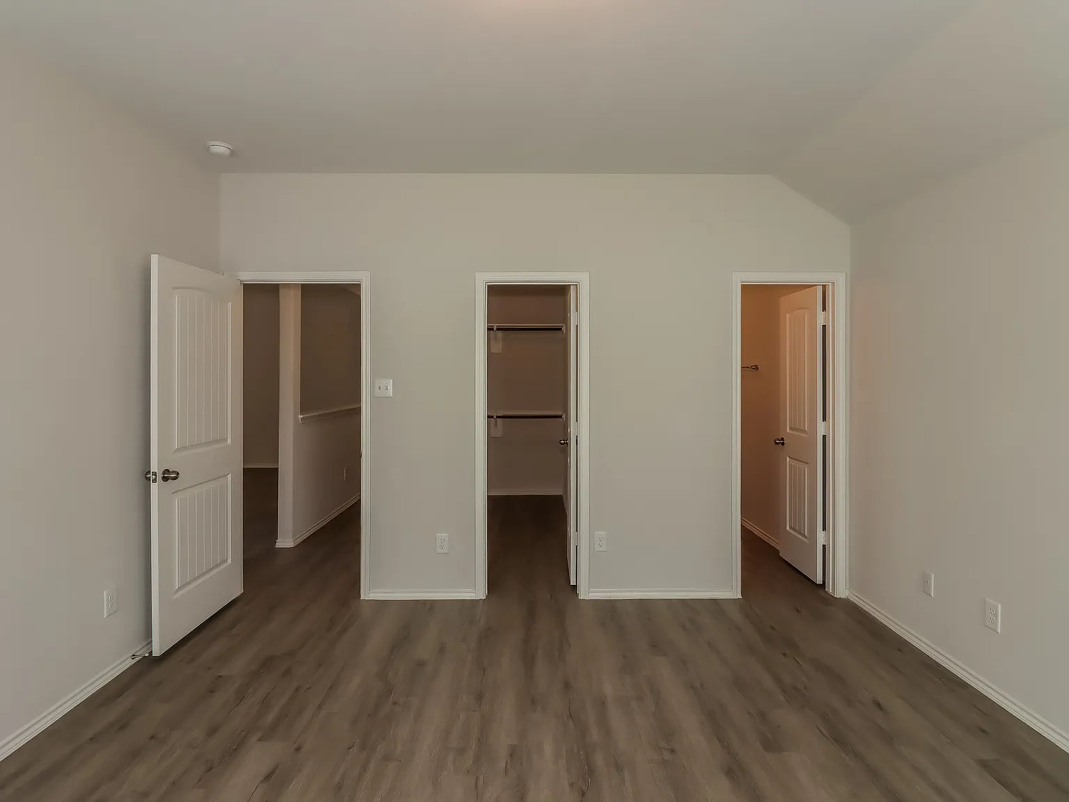3 bed, 1398 sqft, $1,700 — Photo 4
