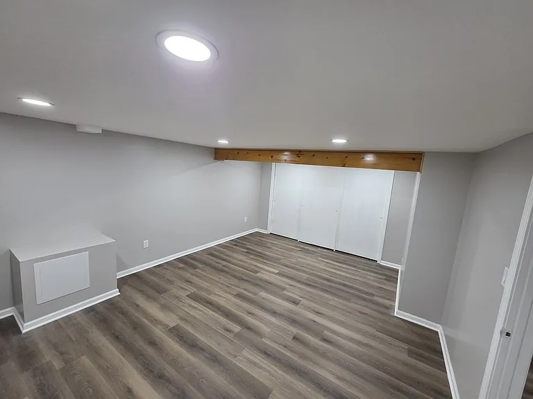 5906 Capulina Ave — Photo 2