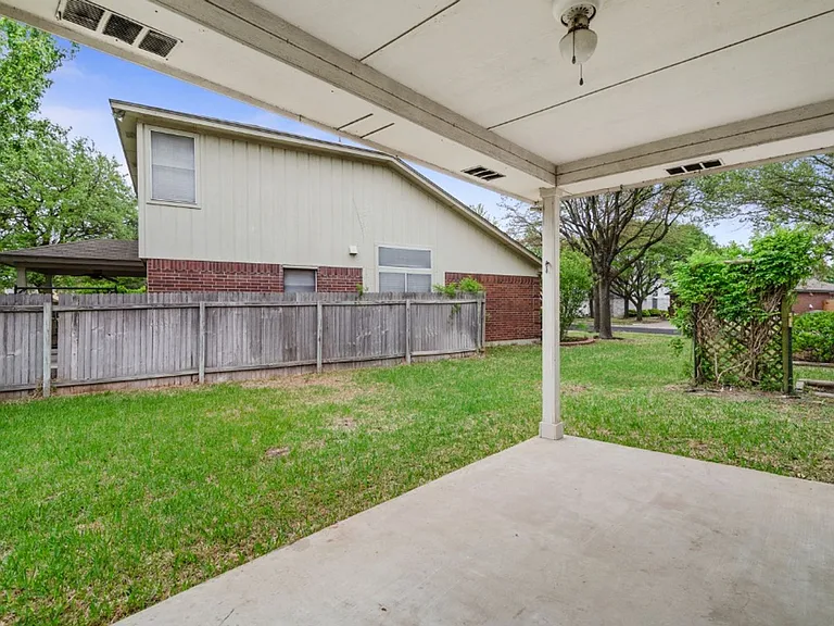 1401 Thibodeaux Dr — Photo 25