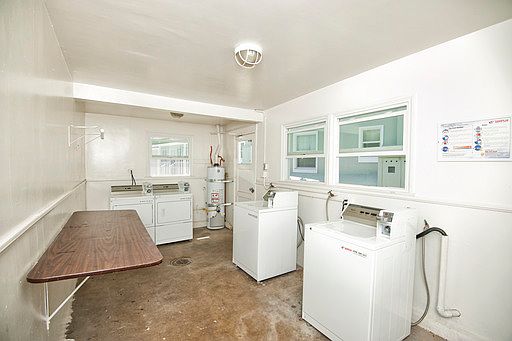 5th image of 4452 Le Park Dr