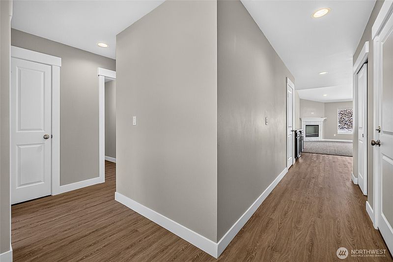 5th image of 2213 2nd Street SE