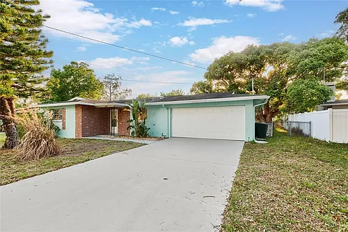 1248 Lazy Lake Rd W Photo 1
