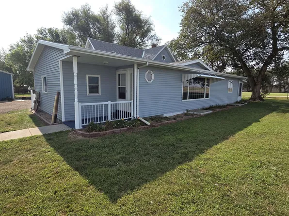 715 E Oliver St, Hastings, NE 68901