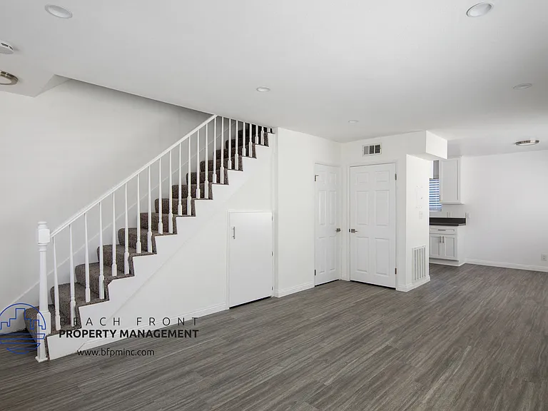 1737 Kent St — Photo 9