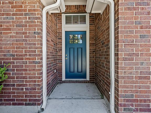 2nd image of 3701 Pine Needle Cir