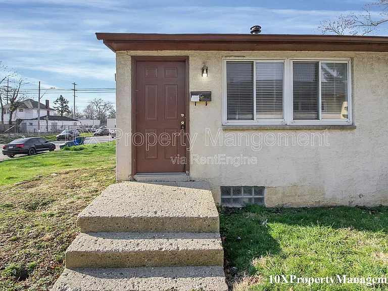 2459 Hiawatha St — Photo 4