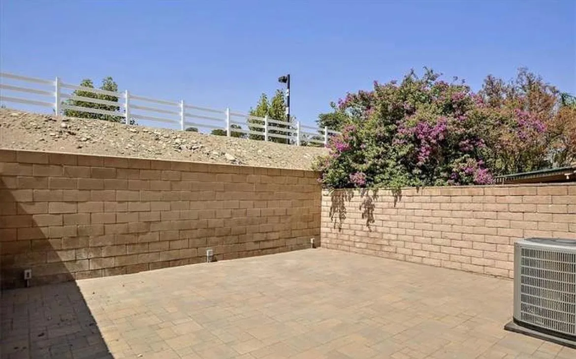 3 bed, 1601 sqft, $3,400 — Photo 4