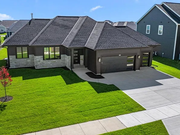1283 Wild Rye LANE, Oconomowoc, WI 53066