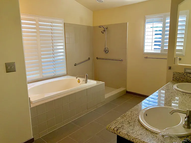 3558 W Escalon Ave — Photo 13