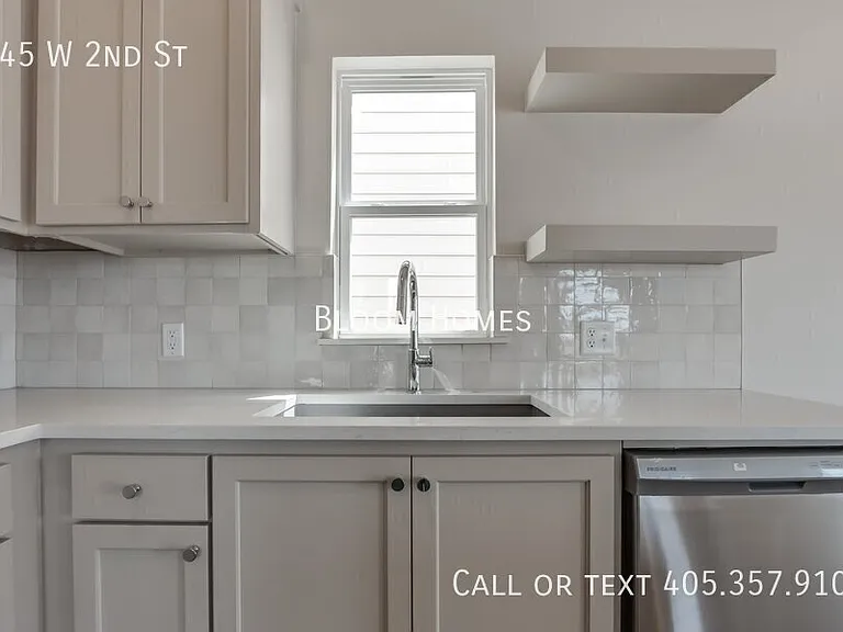 645 W 2nd St — Photo 12