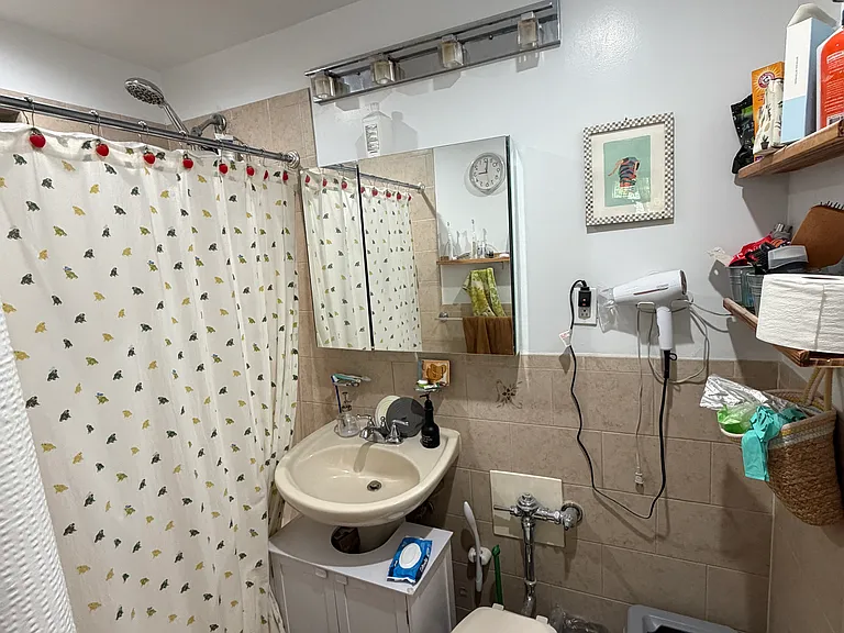 241 E 77th St #3R — Photo 8
