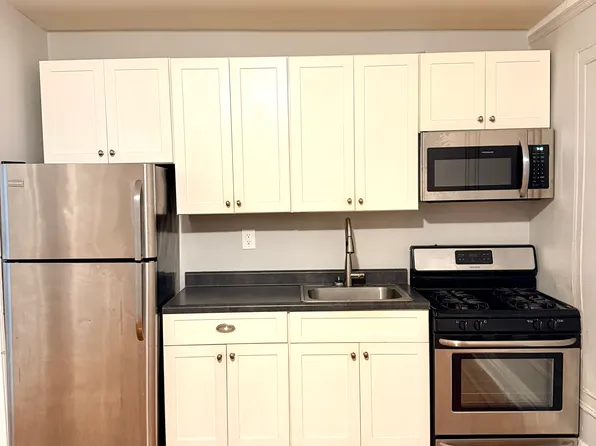 157-11 Sanford Avenue image 1 of 5