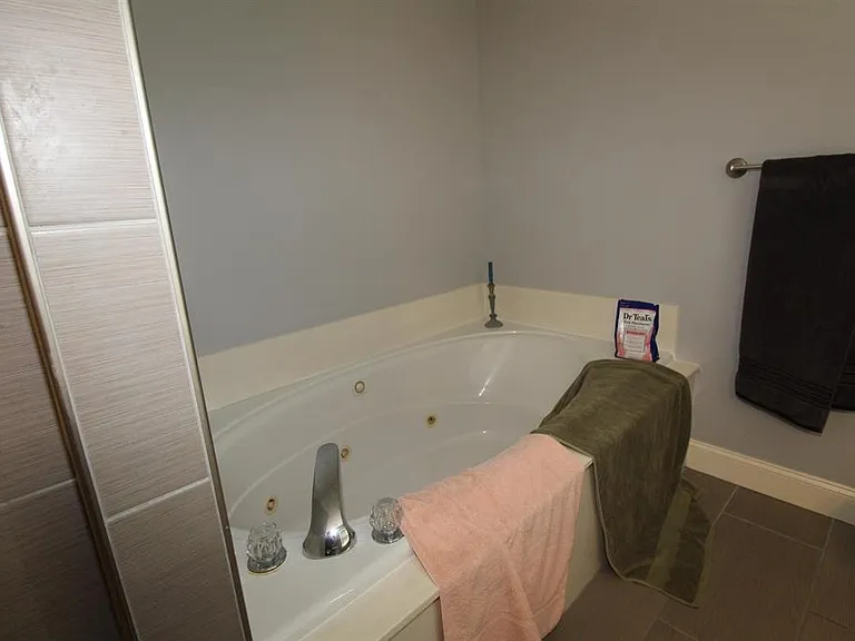 107 Dungannon Ct — Photo 17